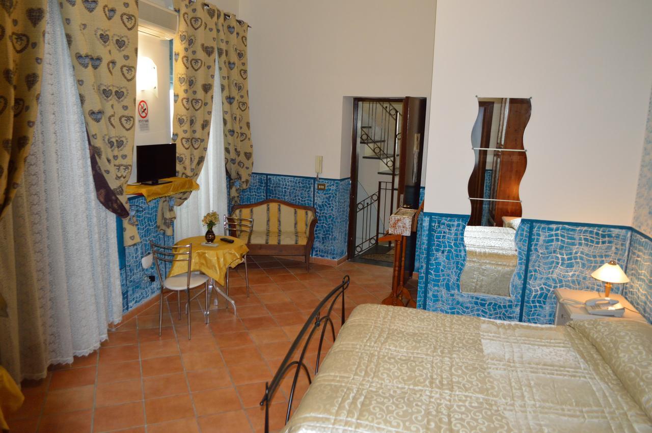 Hotel Residence Confalone Naples Extérieur photo
