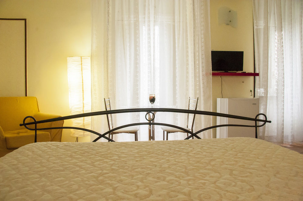 Hotel Residence Confalone Naples Extérieur photo